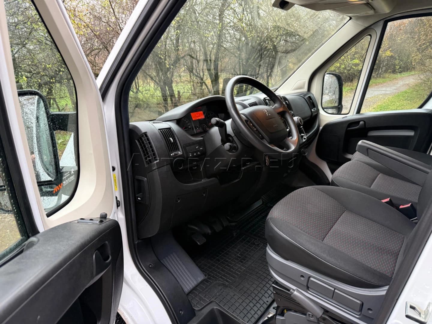 Peugeot Boxer 2.2 BlueHDi 335 L2 Pack - náhľad 9