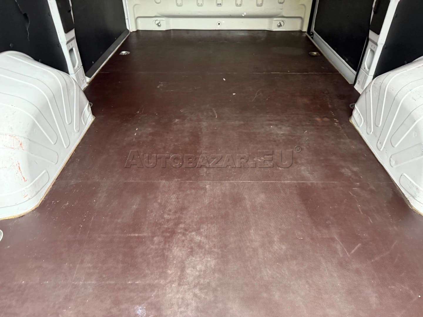 Peugeot Boxer 2.2 BlueHDi 335 L2 Pack - náhľad 15