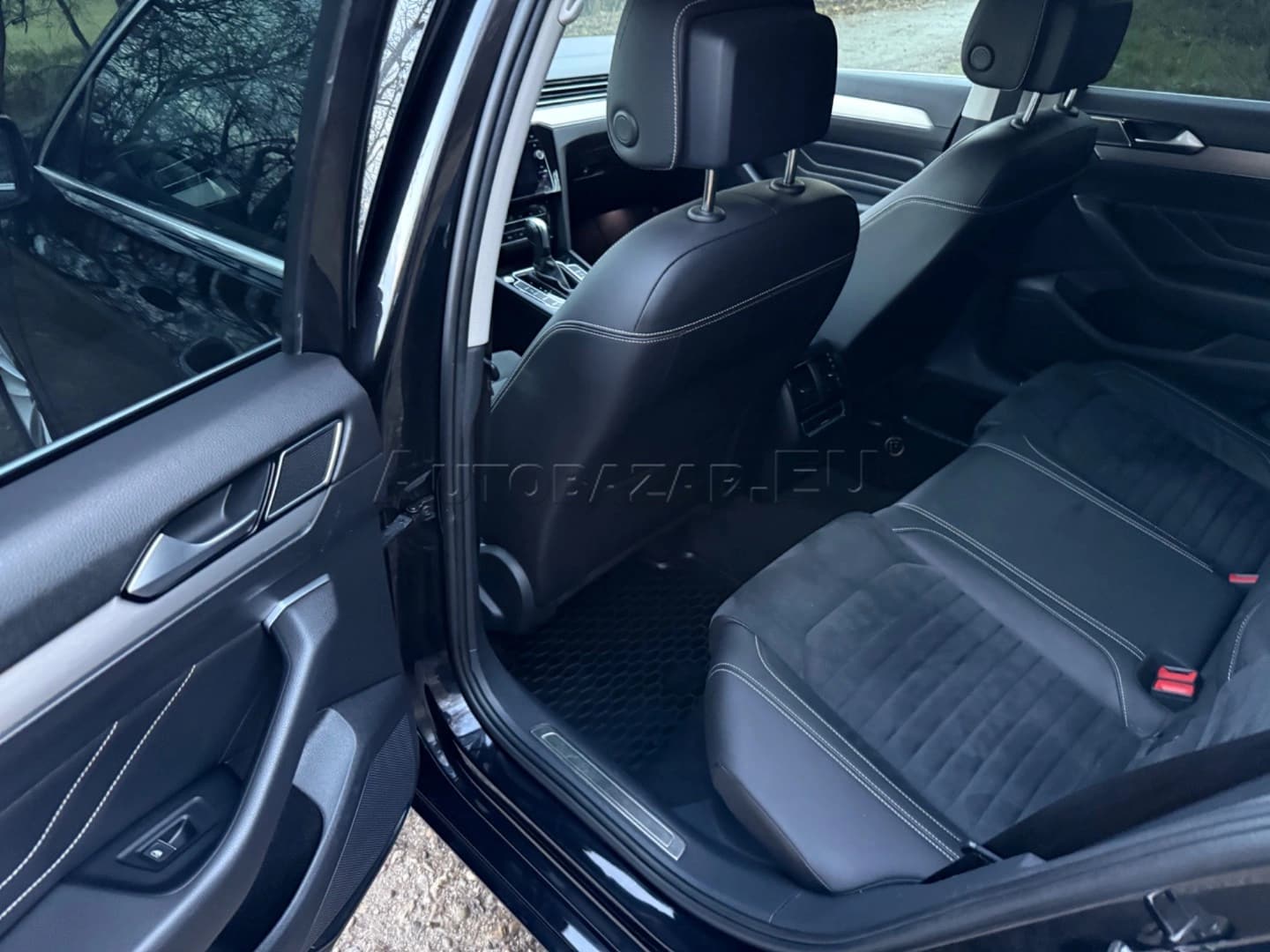 Volkswagen Passat Variant 2.0 TDI Elegance DSG - náhľad 9