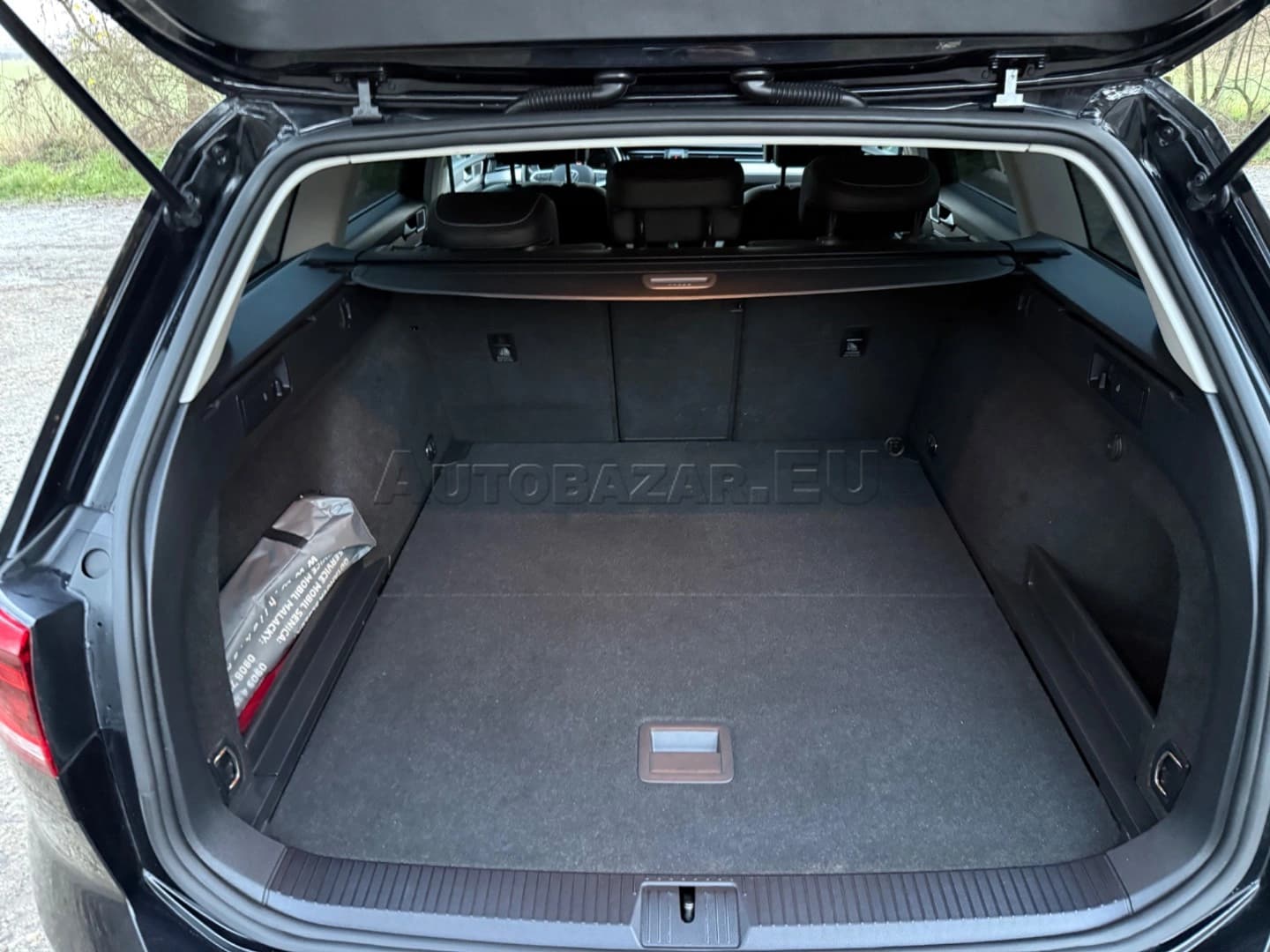 Volkswagen Passat Variant 2.0 TDI Elegance DSG - náhľad 10