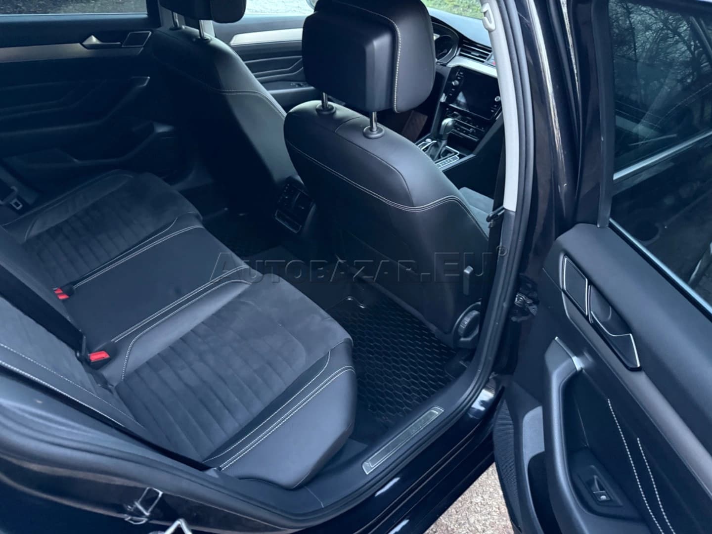 Volkswagen Passat Variant 2.0 TDI Elegance DSG - náhľad 13