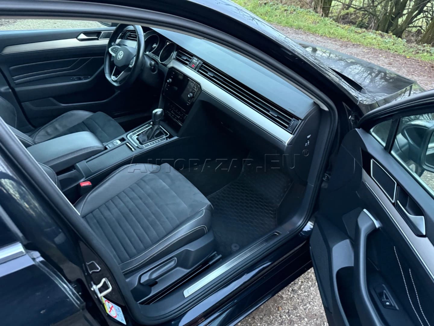 Volkswagen Passat Variant 2.0 TDI Elegance DSG - náhľad 14