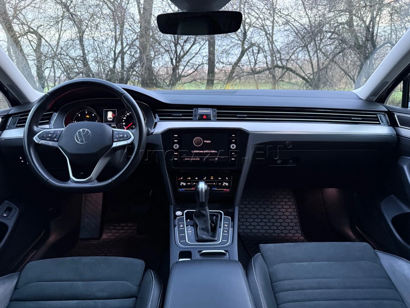 Volkswagen Passat Variant 2.0 TDI Elegance DSG - náhľad 15