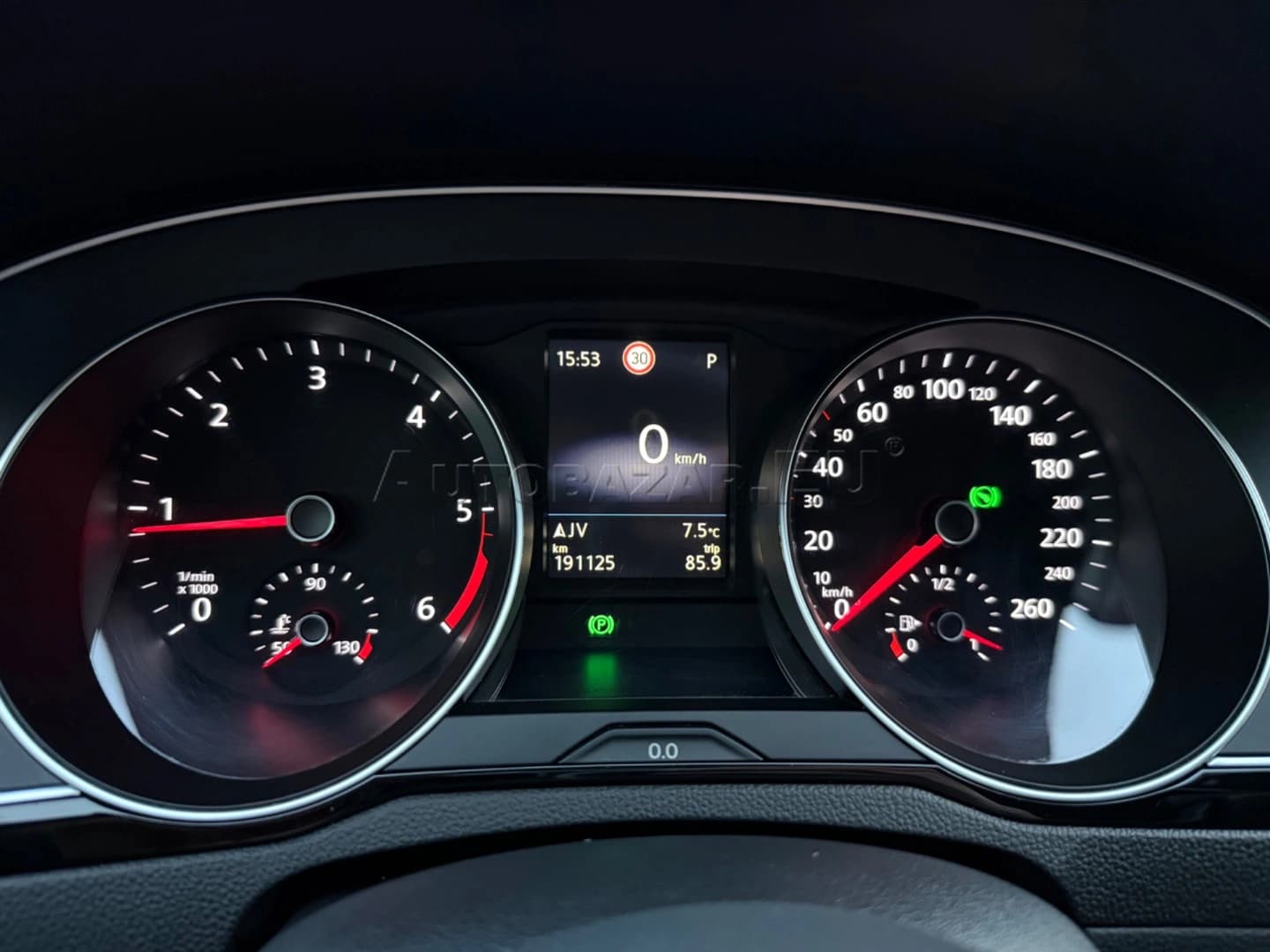 Volkswagen Passat Variant 2.0 TDI Elegance DSG - náhľad 18