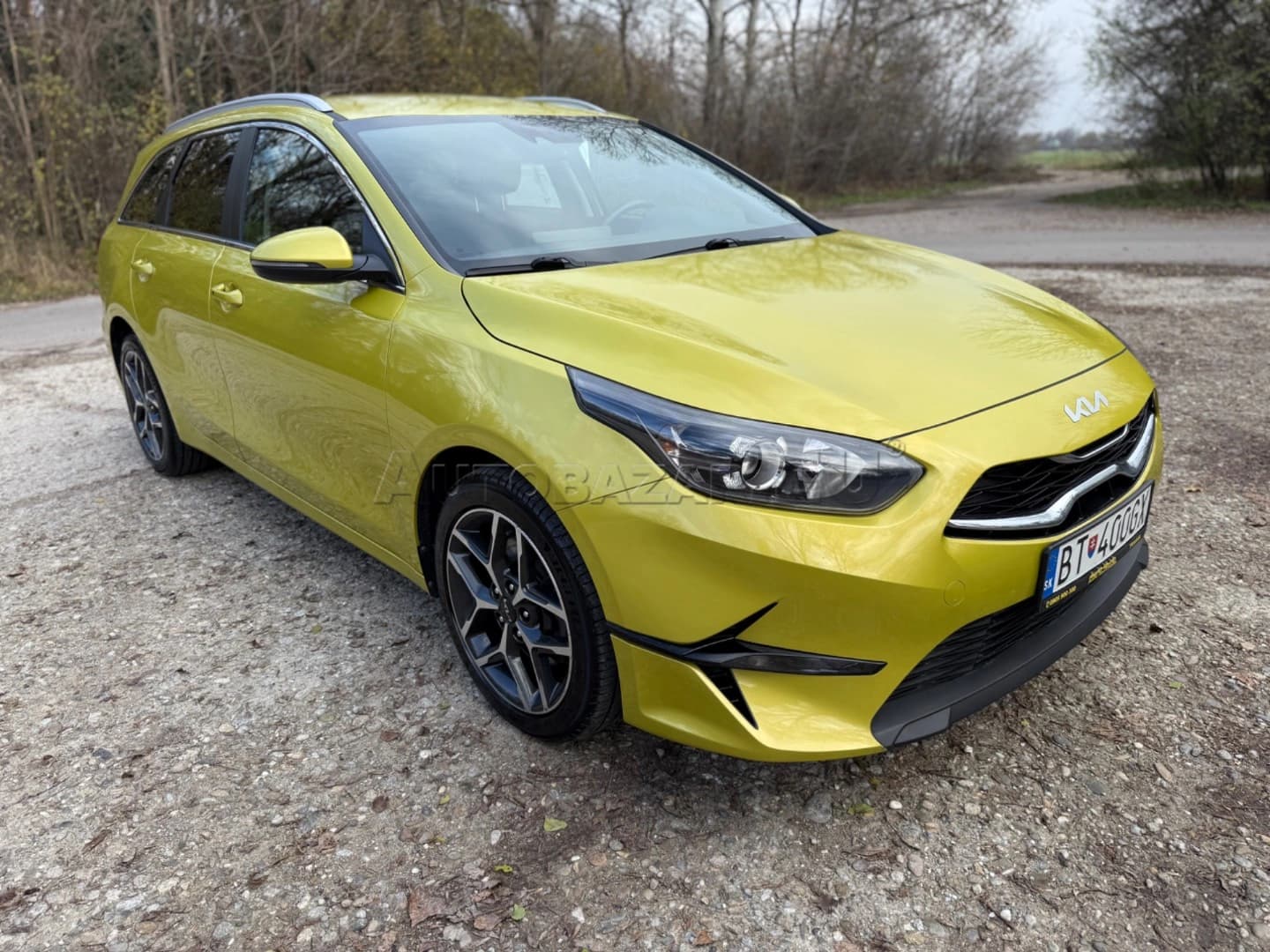 Kia Ceed SW 1.6 CRDi mHEV Gold+ A/T - náhľad 3