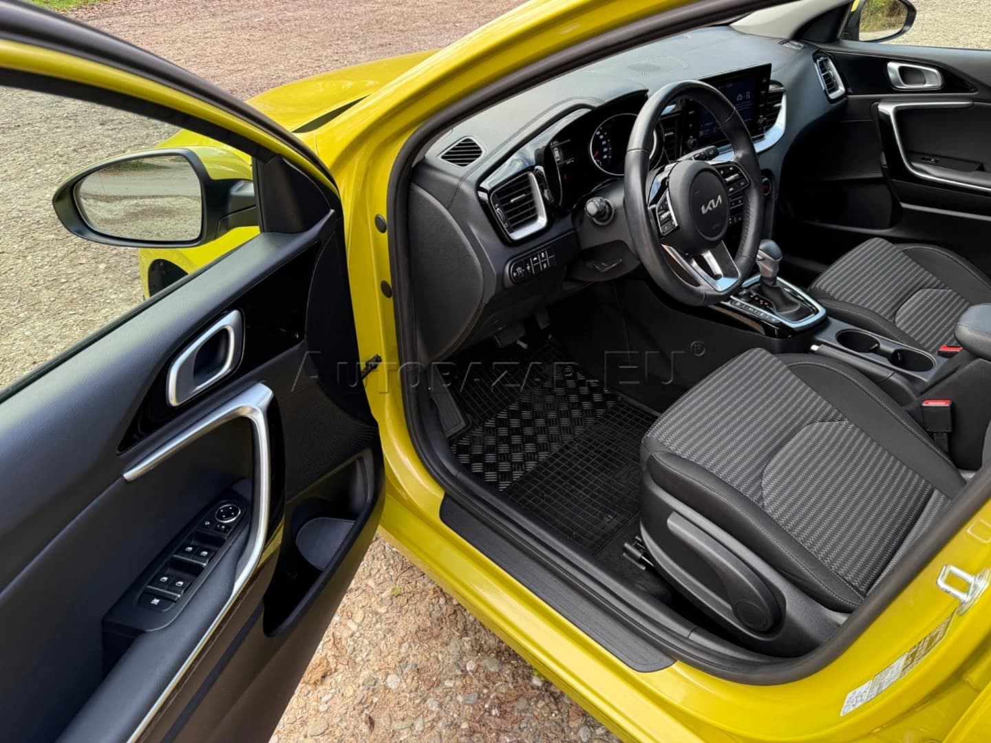 Kia Ceed SW 1.6 CRDi mHEV Gold+ A/T - náhľad 12