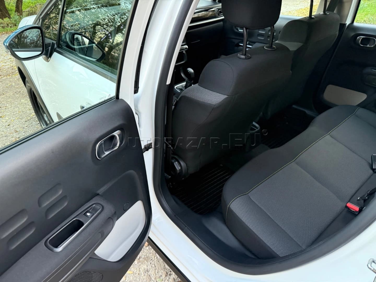 Citroen C3 PureTech 82 S&S Shine - náhľad 13